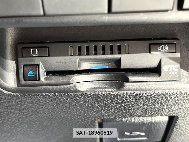 Toyota AQUA 2022-02 7818975-5