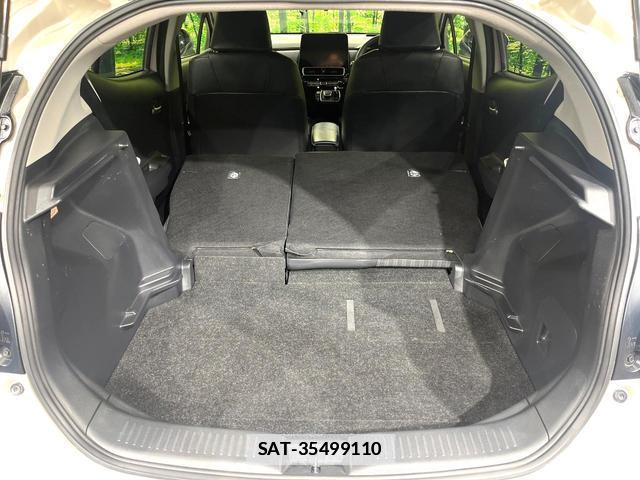 Toyota AQUA 2022-11 7818988-9