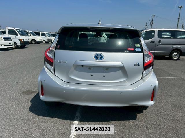 Toyota AQUA 2021-03 7820206-1