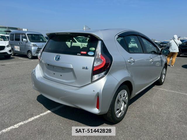 Toyota AQUA 2021-03 7820206-13