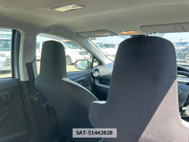 Toyota AQUA 2021-03 7820206-16