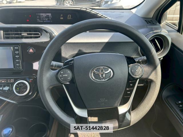 Toyota AQUA 2021-03 7820206-17