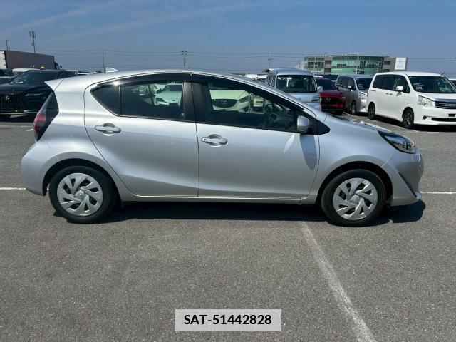 Toyota AQUA 2021-03 7820206-3
