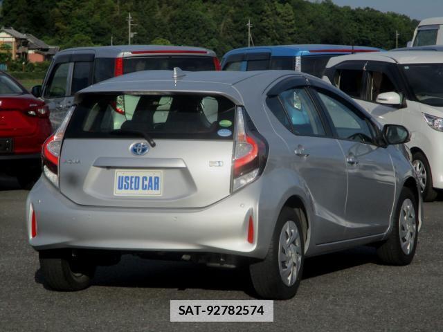 Toyota AQUA 2021-02 7820689-1
