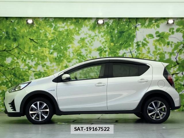 Toyota AQUA 2019-02 7821617-1
