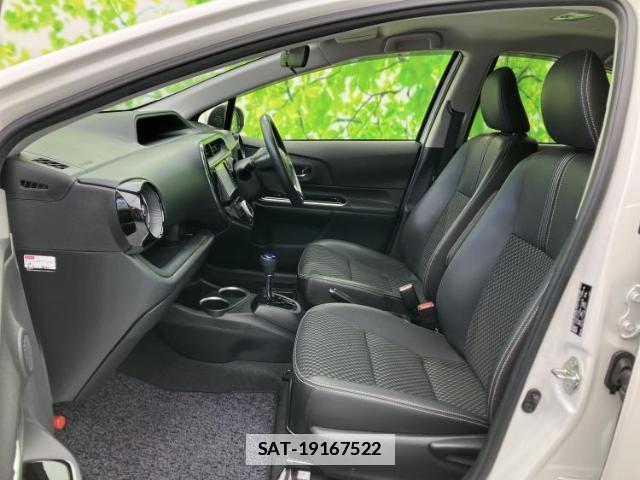 Toyota AQUA 2019-02 7821617-5