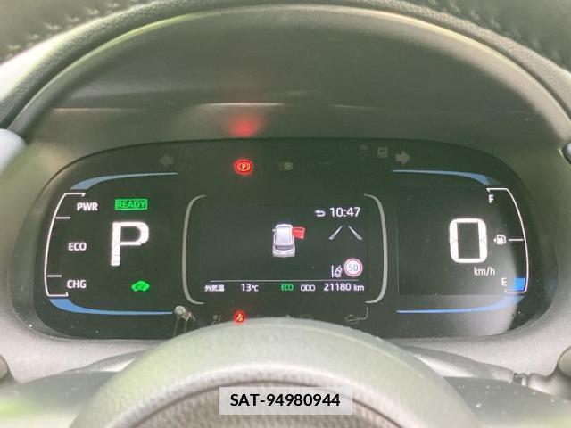 Toyota AQUA 2022-02 7821713-12