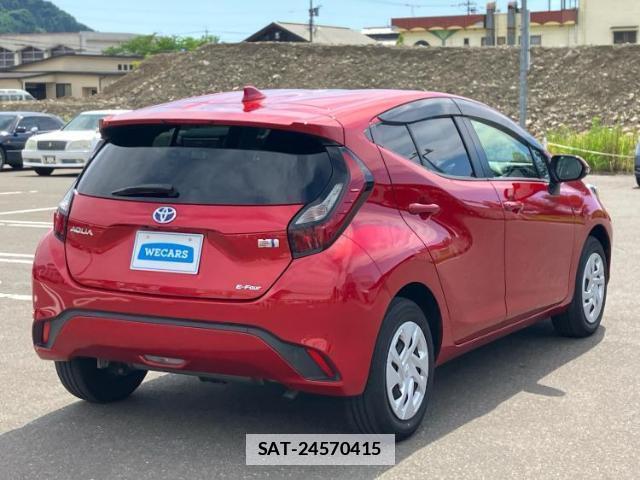 Toyota AQUA 2021-08 7822007-2
