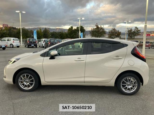 Toyota AQUA 2022-12 7822150-1
