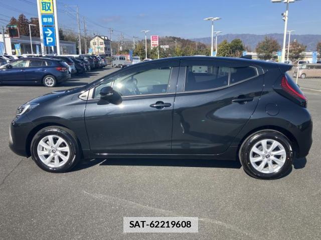 Toyota AQUA 2024-10 7822157-1