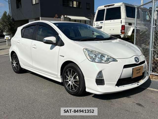 Toyota AQUA 2012-07 7822659-1