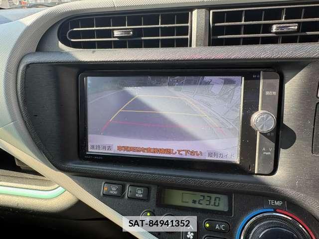 Toyota AQUA 2012-07 7822659-10