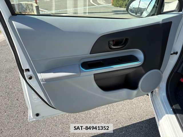 Toyota AQUA 2012-07 7822659-14