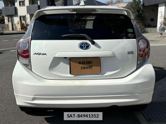 Toyota AQUA 2012-07 7822659-17