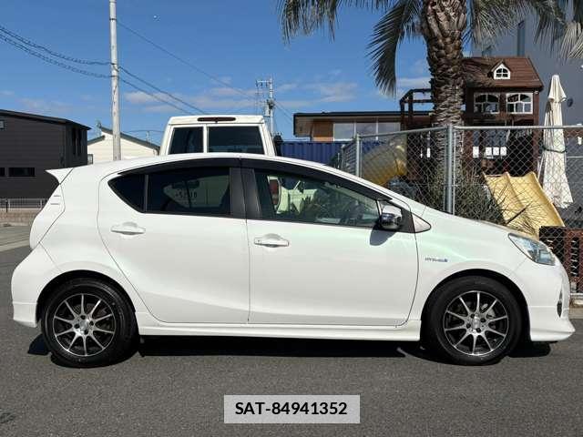 Toyota AQUA 2012-07 7822659-18
