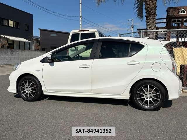 Toyota AQUA 2012-07 7822659-19