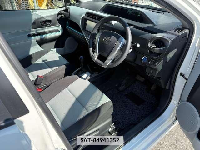 Toyota AQUA 2012-07 7822659-5