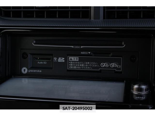 Toyota AQUA 2018-05 7822912-13