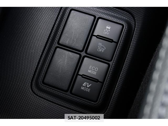 Toyota AQUA 2018-05 7822912-16