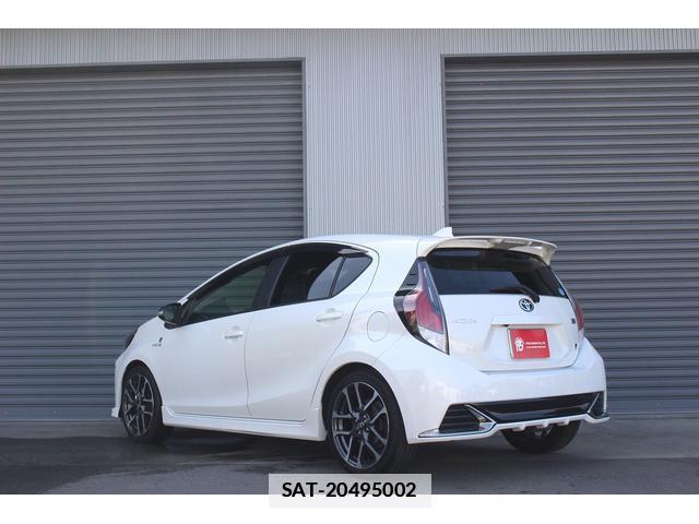 Toyota AQUA 2018-05 7822912-3