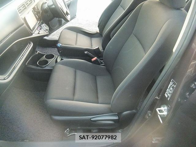 Toyota AQUA 2016-07 7823343-10