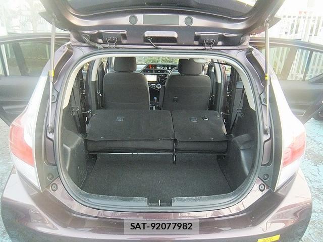 Toyota AQUA 2016-07 7823343-14