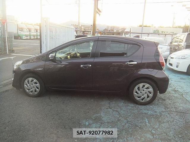 Toyota AQUA 2016-07 7823343-6