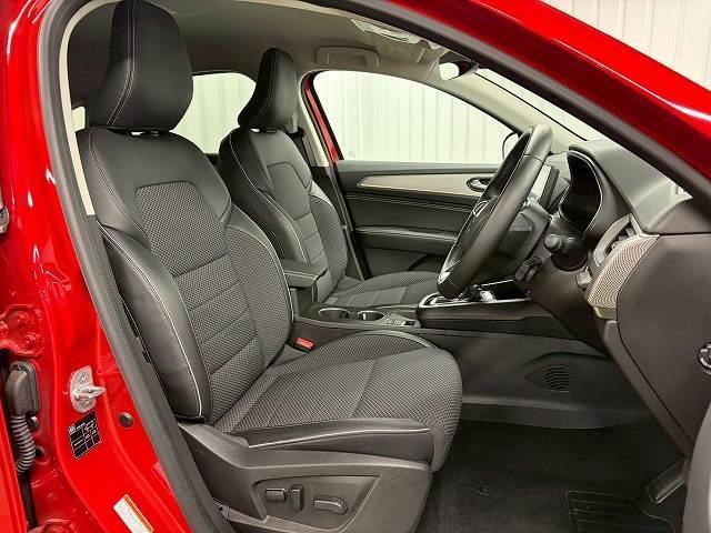 Renault Arkana 2025-03 7823236-6