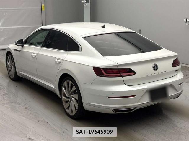 VolksWagen ARTEON 2019-04 7811461-1