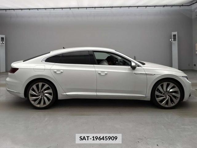 VolksWagen ARTEON 2019-04 7811461-3