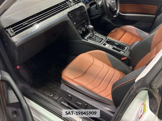 VolksWagen ARTEON 2019-04 7811461-5