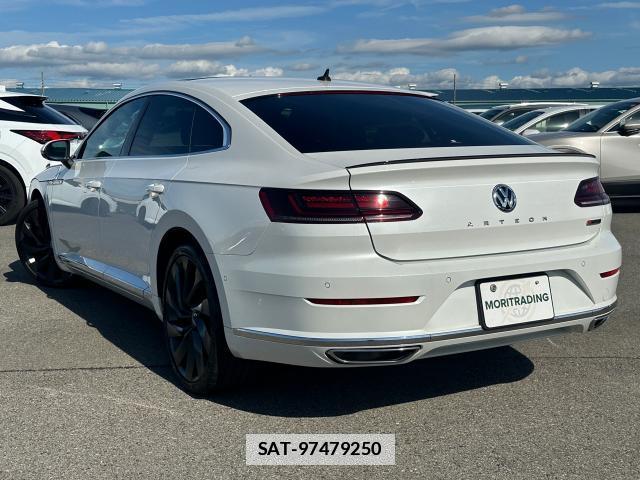 VolksWagen ARTEON 2019-04 7818614-1
