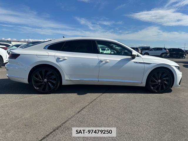 VolksWagen ARTEON 2019-04 7818614-5