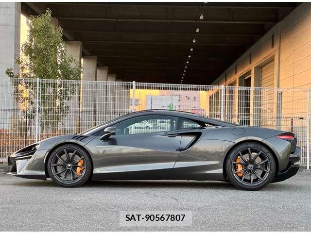 McLaren Artura 2023-10 7823255-4