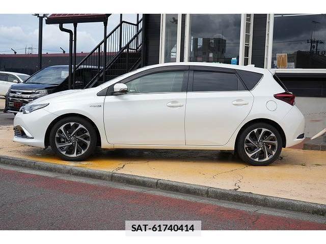 Toyota AURIS 2016-06 7815787-16