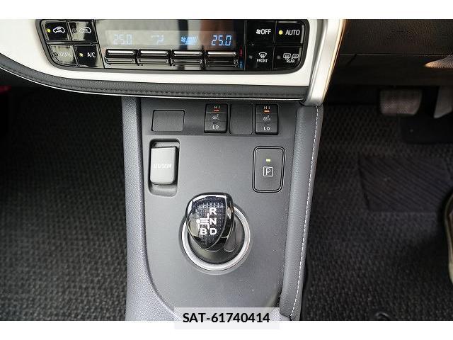 Toyota AURIS 2016-06 7815787-7