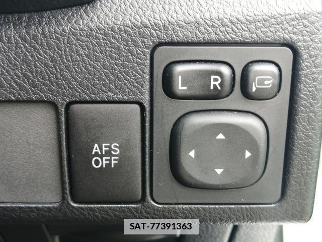 Toyota AURIS 2013-03 7819982-10