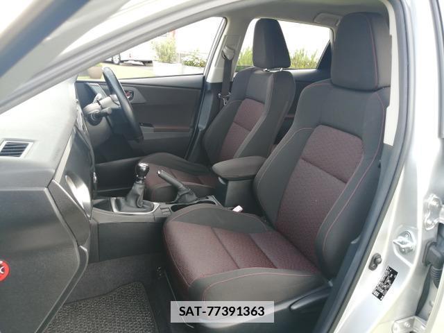 Toyota AURIS 2013-03 7819982-11
