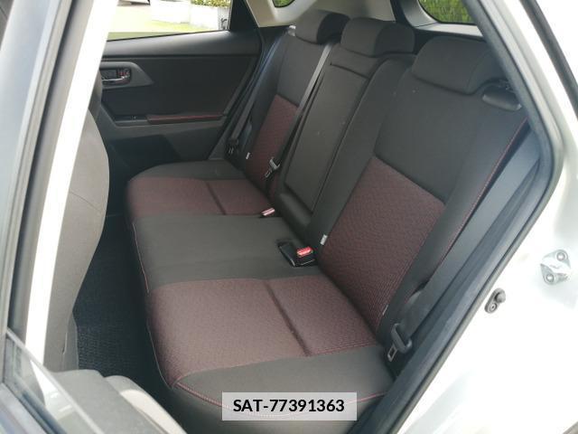 Toyota AURIS 2013-03 7819982-12