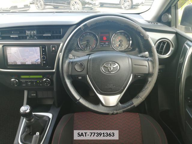 Toyota AURIS 2013-03 7819982-4