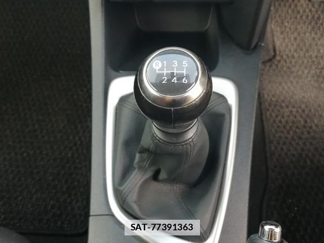 Toyota AURIS 2013-03 7819982-5