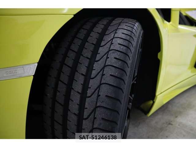 Lamborghini Aventador 2014-10 7817019-12