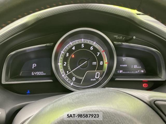 Mazda AXELA 2015-08 7816385-13