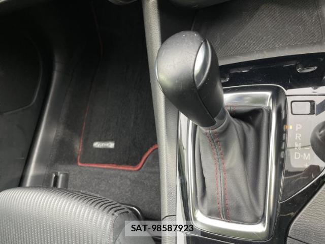 Mazda AXELA 2015-08 7816385-17