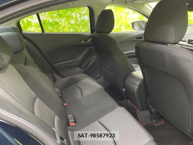 Mazda AXELA 2015-08 7816385-4
