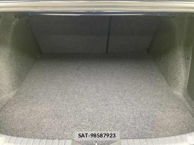 Mazda AXELA 2015-08 7816385-7