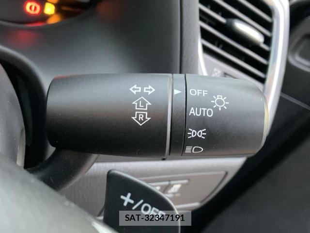 Mazda AXELA 2016-09 7821758-15