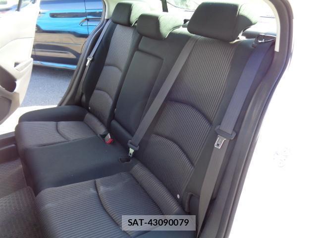 Mazda AXELA 2015-10 7822955-13