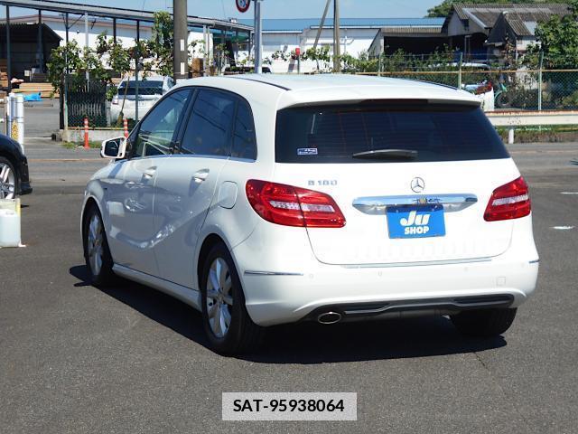 Mercedes Benz B-CLASS 2012-08 7812042-14