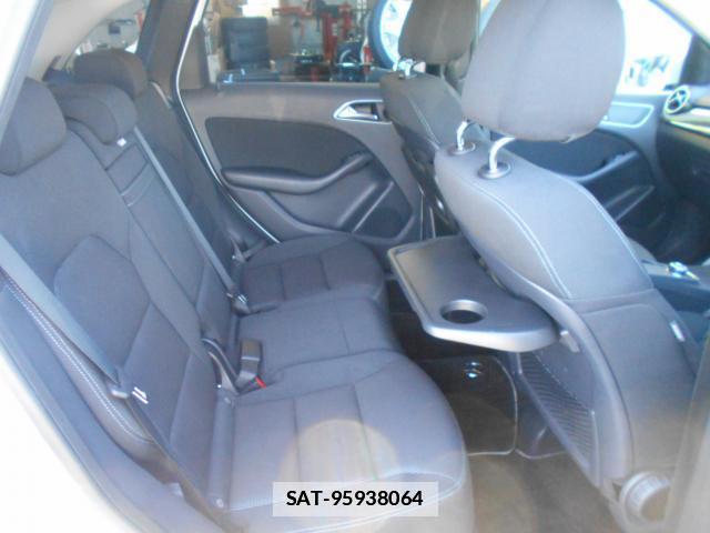 Mercedes Benz B-CLASS 2012-08 7812042-7